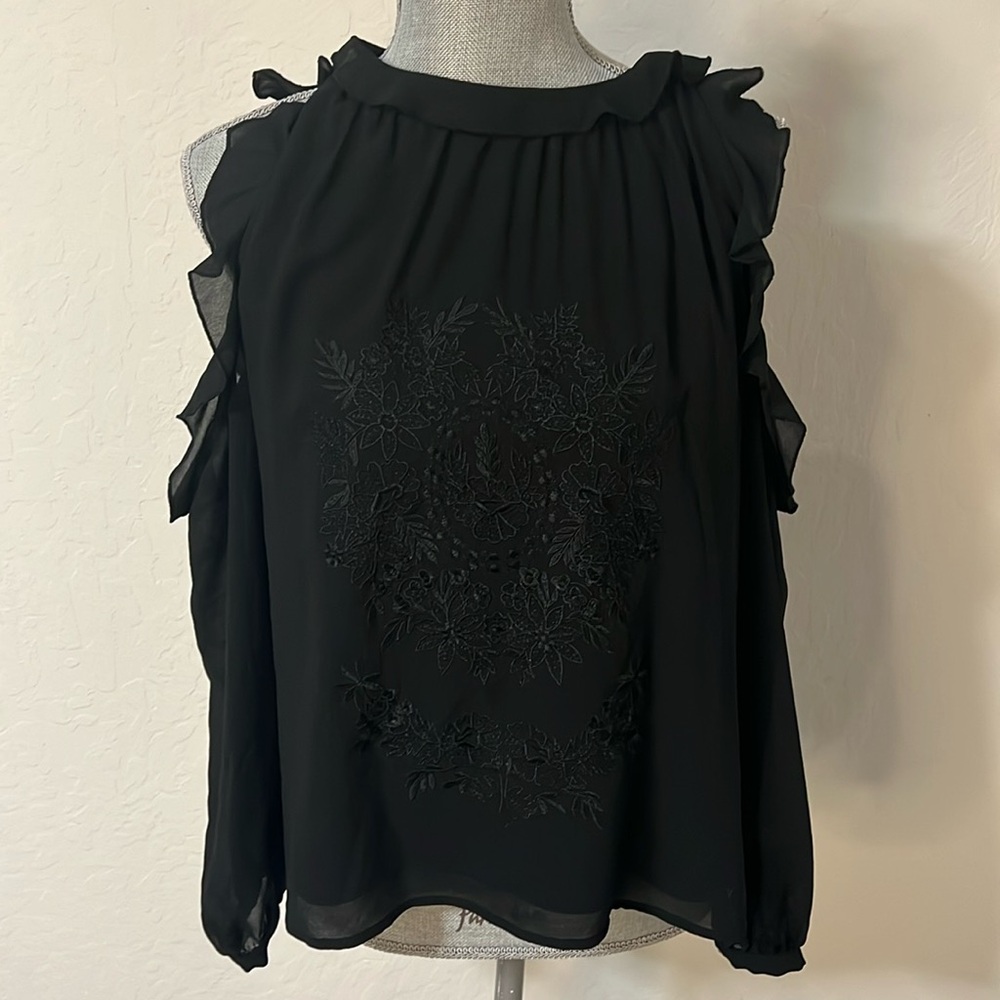 Black shoulder cutout blouse